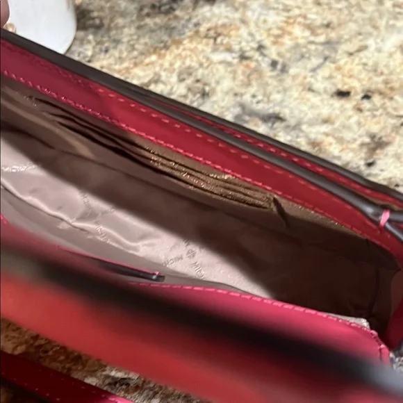 Michael Kors NWT Travel Small Grained Leather Crossbody Bag - Picture 9 of 11